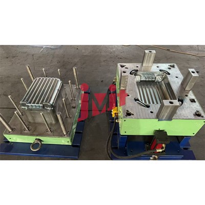 Kalup za prtljago iz ogljikovih vlaken